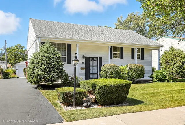 $339,900 | 52 Schoenbeck Road, Wheeling, IL 60090