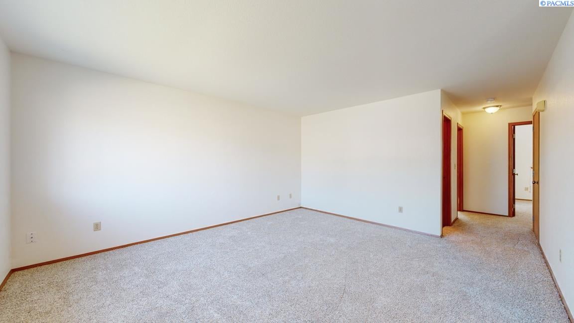 807 Ismo Loop Sunnyside, WA 98944 - Photo 3 of 22 Gallery Image 3