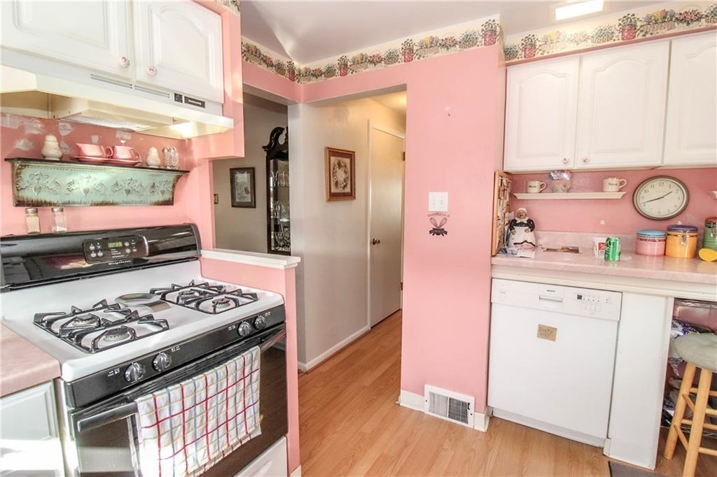 303 Wright Street McKees Rocks, PA 15136 - Photo 11 of 25