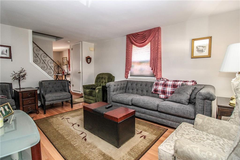 303 Wright Street McKees Rocks, PA 15136 - Photo 6 of 25