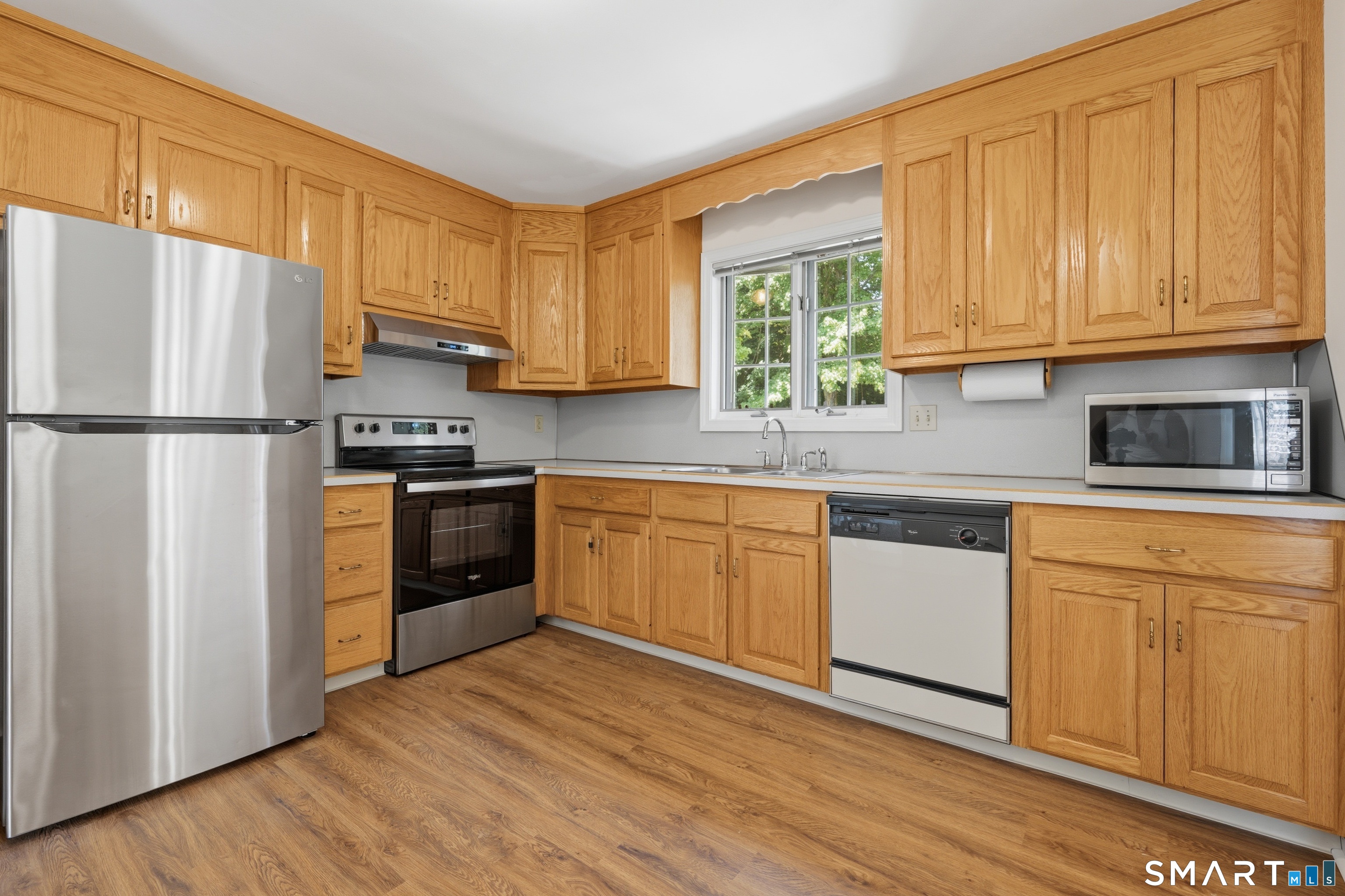 181 Haddad Road Waterbury, CT 06708 - Photo 8 of 34
