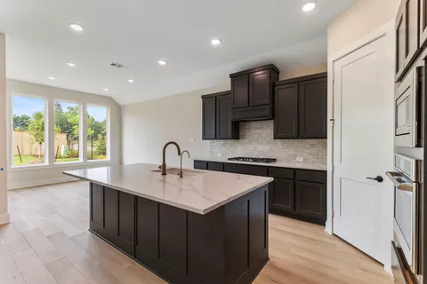 $750,000 | 8143 Fenway Hts Drive, The Woodlands, TX 77389