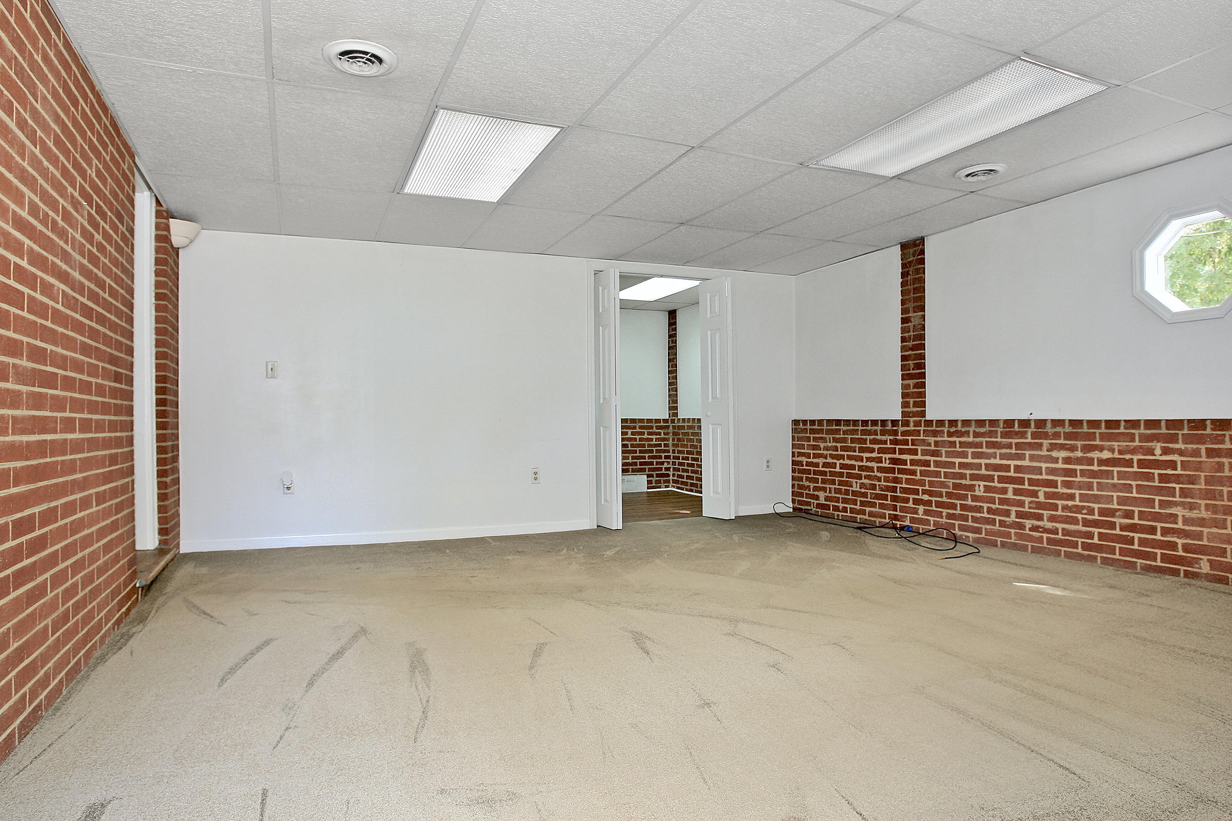 2960 Eton Road Hardy, VA 24101 - Photo 11 of 43 a view of a hallway