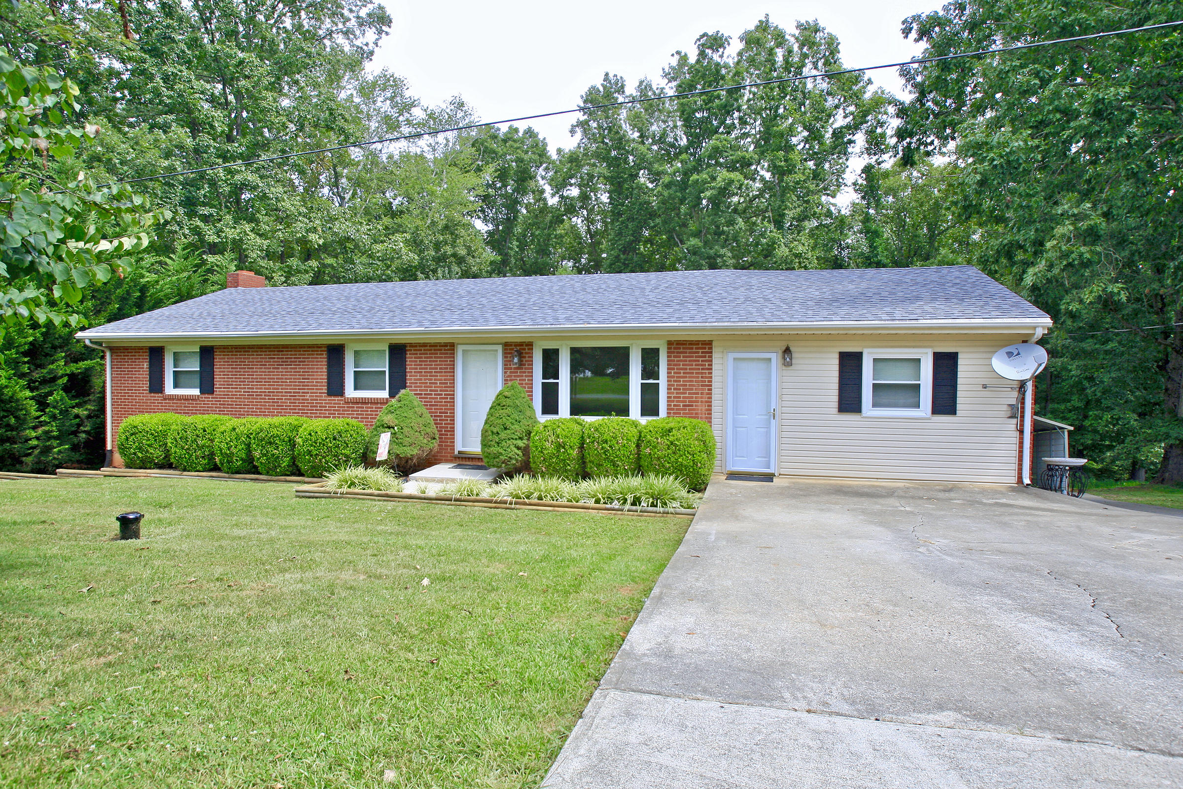 2960 Eton Road Hardy, VA 24101 - Photo 3 of 43 a view of a house with a yard