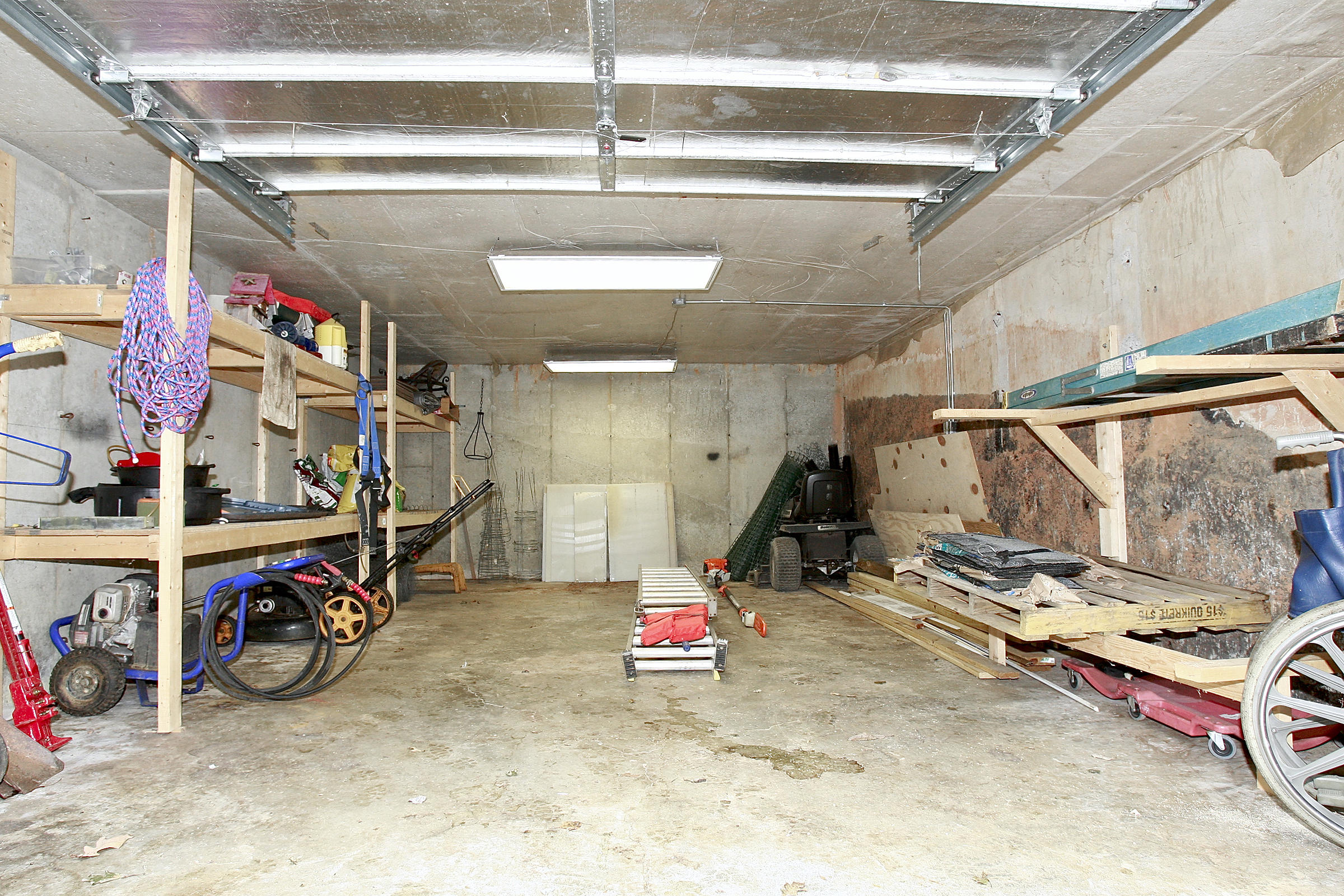 2960 Eton Road Hardy, VA 24101 - Photo 28 of 43 a view of a room with gym equipment