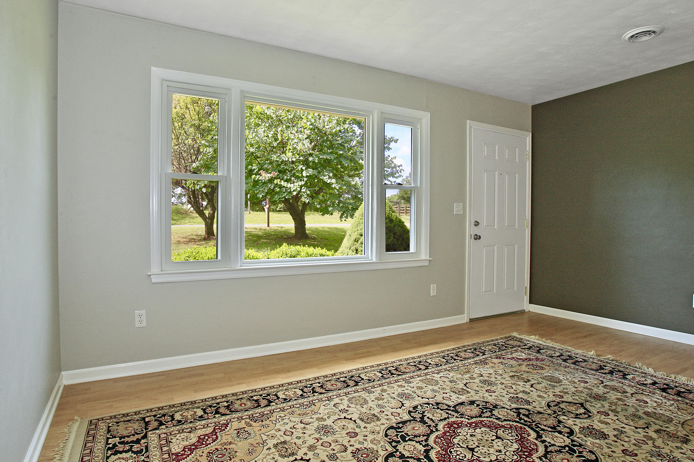 2960 Eton Road Hardy, VA 24101 - Photo 6 of 43 a view of a window in a room