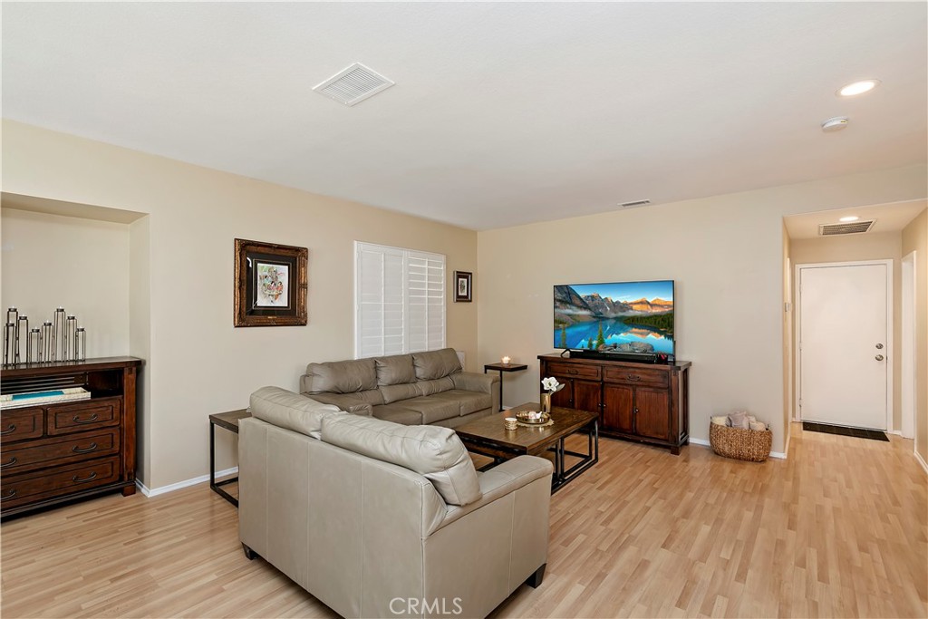 16373 Skyridge Drive Riverside, CA 92503 - Photo 16 of 60 Family Room