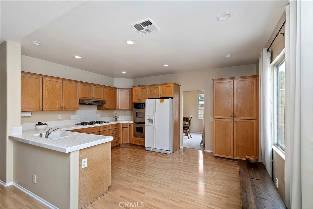16373 Skyridge Drive Riverside, CA 92503 - Photo 21 of 60 Kitchen