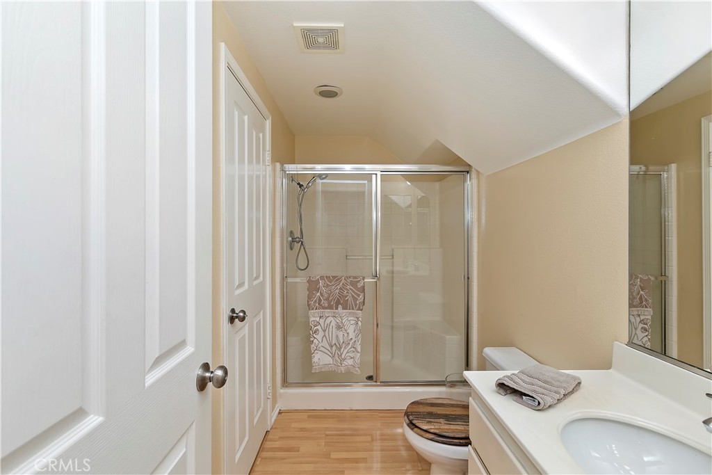 16373 Skyridge Drive Riverside, CA 92503 - Photo 26 of 60 Bathroom