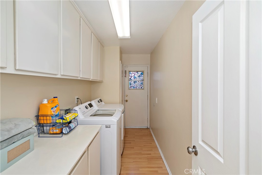 16373 Skyridge Drive Riverside, CA 92503 - Photo 27 of 60 Laundry