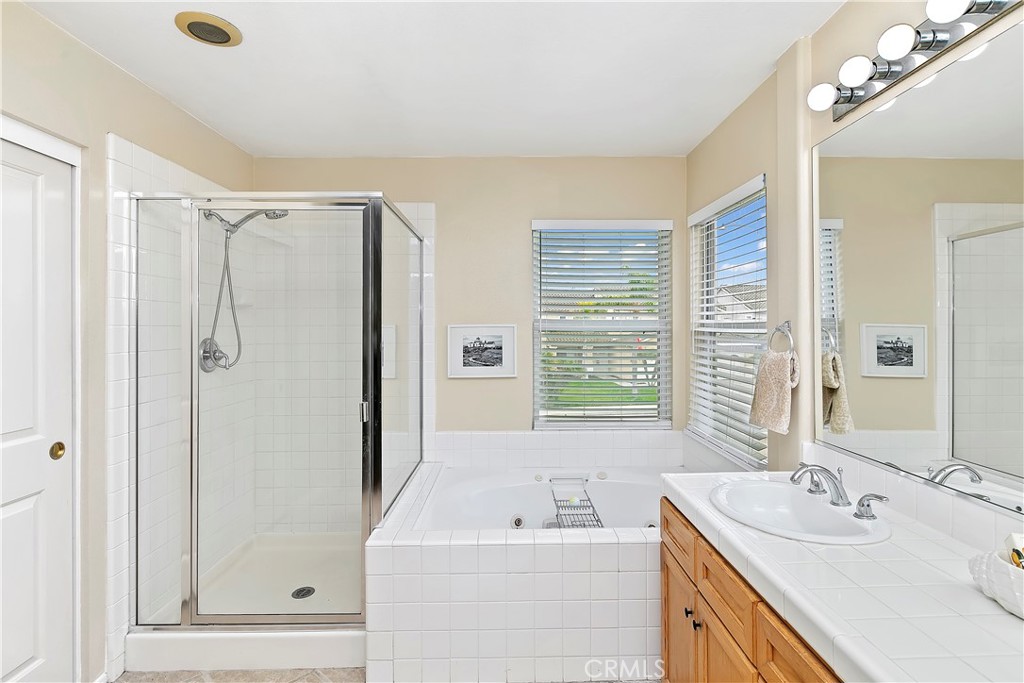 16373 Skyridge Drive Riverside, CA 92503 - Photo 36 of 60 Primary Bathroom