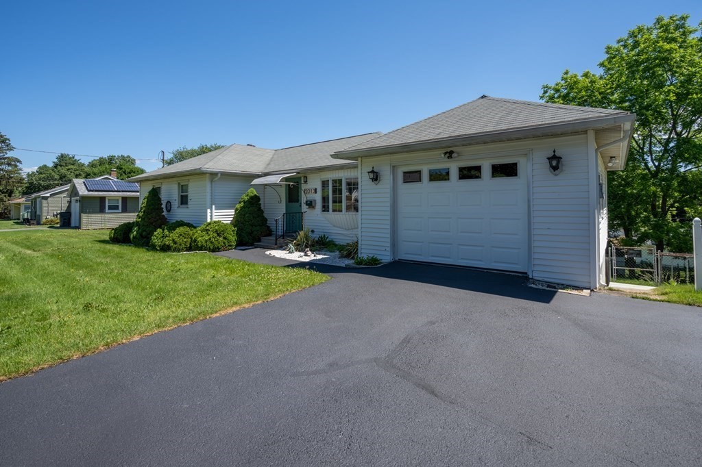 2013 Overlook Drive Three Rivers, MA 01080 - Photo 3 of 40