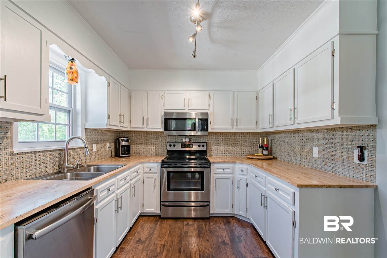 15735 Lee Avenue Bay Minette, AL 36507 - Photo 8 of 40 Kitchen