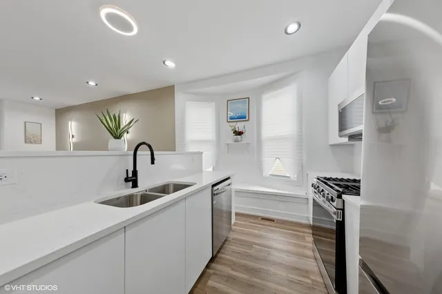 $1,950 | 6630 South Drexel Avenue, Unit 1, Chicago, IL 60637