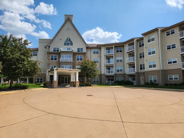 $139,500 | 5650 Boone Avenue North, Unit 321, New Hope, MN 55428