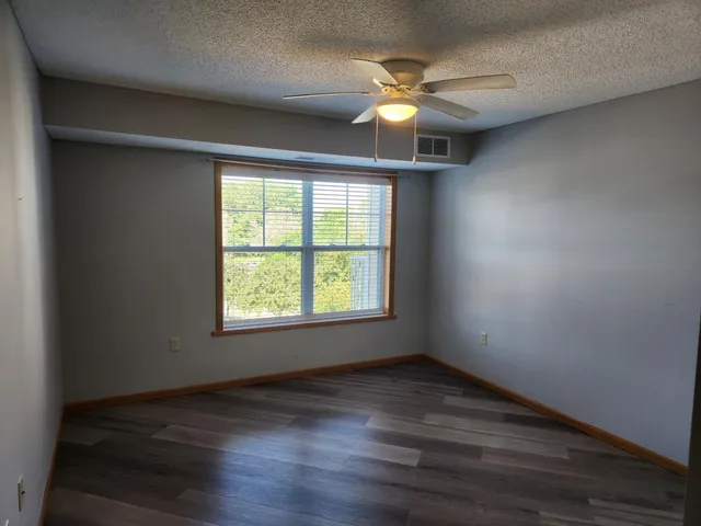 $139,500 | 5650 Boone Avenue North, Unit 321, New Hope, MN 55428