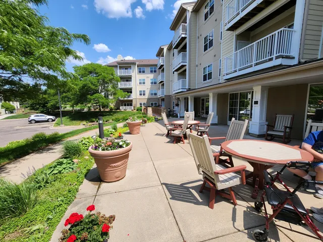 $139,500 | 5650 Boone Avenue North, Unit 321, New Hope, MN 55428