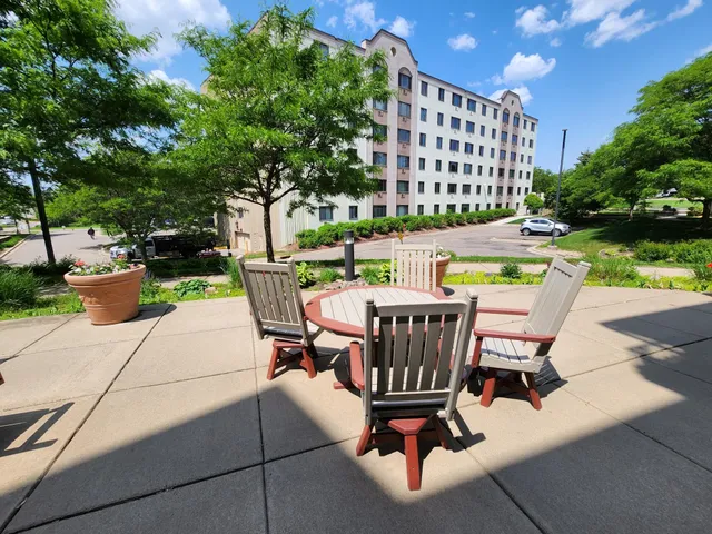 $139,500 | 5650 Boone Avenue North, Unit 321, New Hope, MN 55428