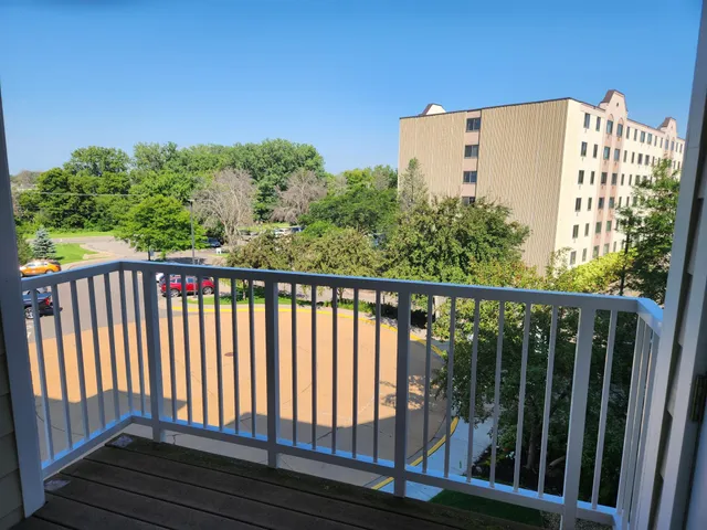 $139,500 | 5650 Boone Avenue North, Unit 321, New Hope, MN 55428