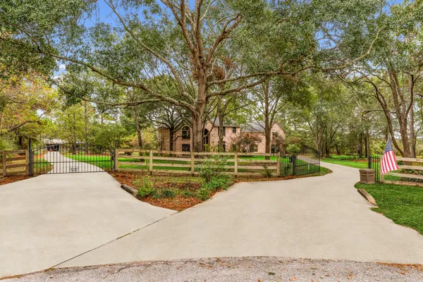 $994,950 | 1019 Towering Oaks Street, Magnolia, TX 77355