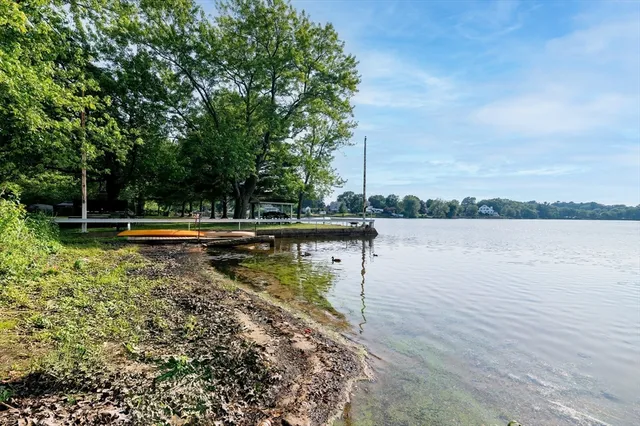 a view of a lake with houses