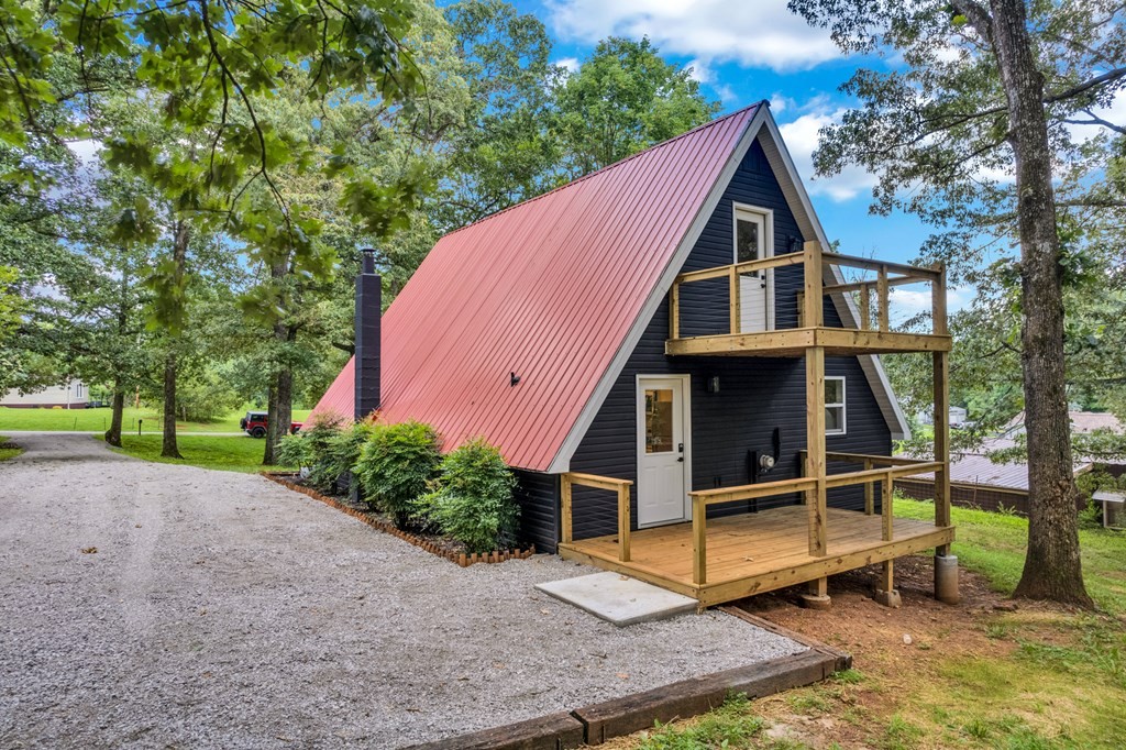152 Parker Road Sparta, TN 38583 - Photo 23 of 30 a front view of a house with porch