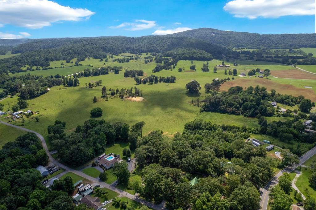 152 Parker Road Sparta, TN 38583 - Photo 3 of 30 an aerial view of residential houses with outdoor space and river