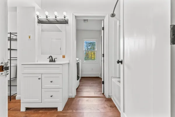 $2,600 | 1142 Washington Street, Unit 1, Whitman, MA 02382