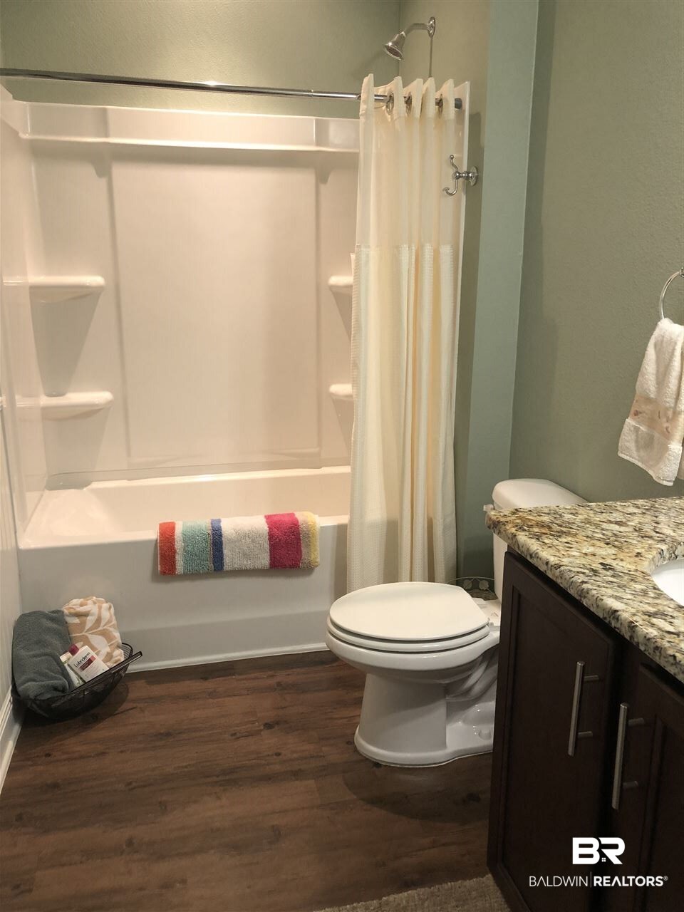 9424 Impala Drive Foley, AL 36535 - Photo 22 of 37 Guest Bath Photo
