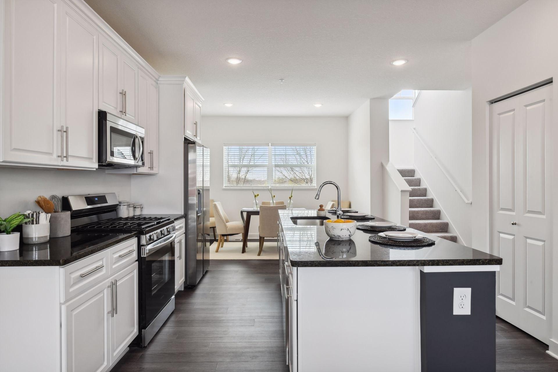 3139 Clover Ridge Drive Chaska, MN 55318 - Photo 3 of 33