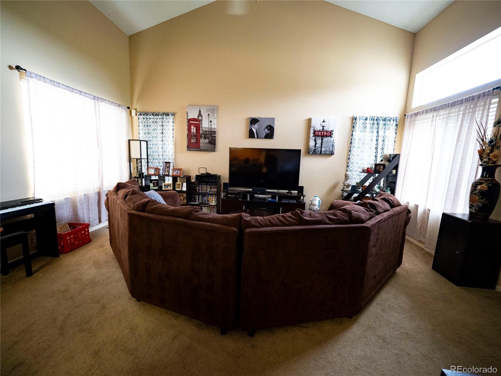 3755 South Rome Way Aurora, CO 80018 - Photo 3 of 23 Gallery Image 3
