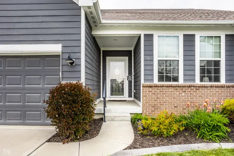 $600,000 | 6138 Crabapple Drive, Whitestown, IN 46075