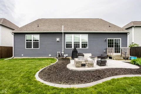 $600,000 | 6138 Crabapple Drive, Whitestown, IN 46075