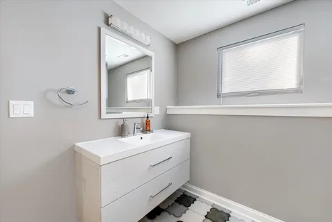 $1,195,000 | 946 Clinton Avenue, Oak Park, IL 60304