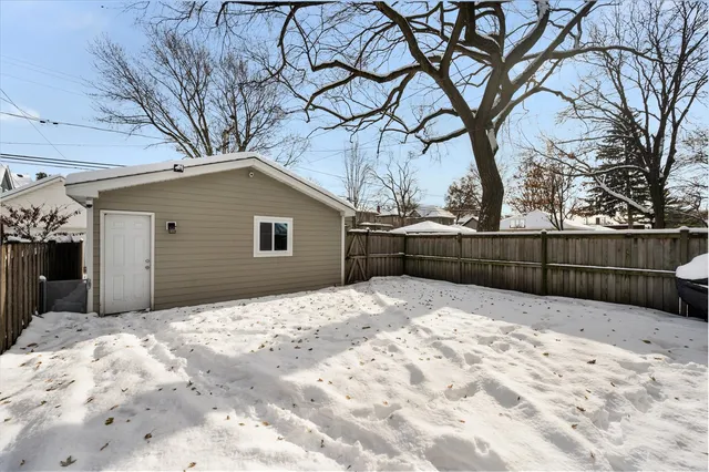 $1,195,000 | 946 Clinton Avenue, Oak Park, IL 60304