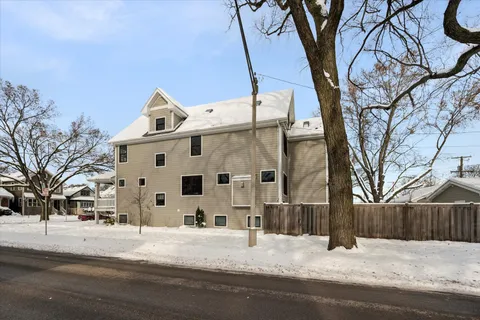 $1,195,000 | 946 Clinton Avenue, Oak Park, IL 60304