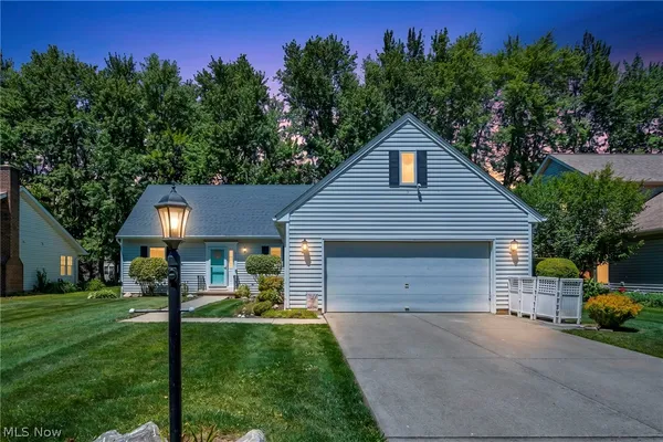 $299,000 | 319 Greenwood Court, Elyria, OH 44035