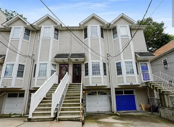 $799,999 | 18 Layton Avenue | New Brighton