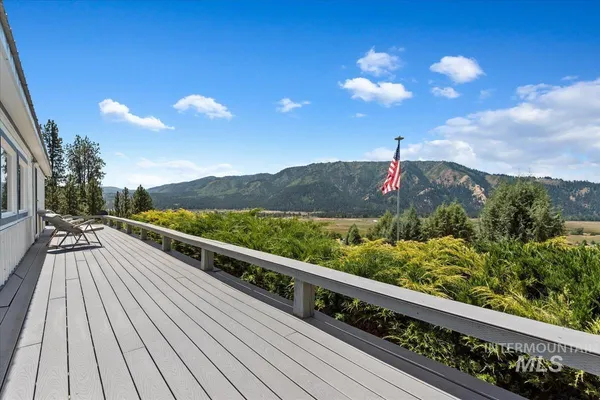 $515,000 | 23 Woodland Dr Garden Valley, Garden Valley, ID 83622