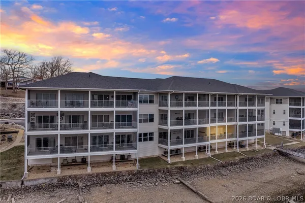 $325,000 | 4935 Robins Circle, Unit 213, Osage Beach, MO 65065