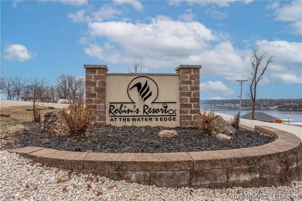 $325,000 | 4935 Robins Circle, Unit 213, Osage Beach, MO 65065