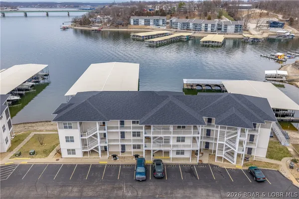 $325,000 | 4935 Robins Circle, Unit 213, Osage Beach, MO 65065