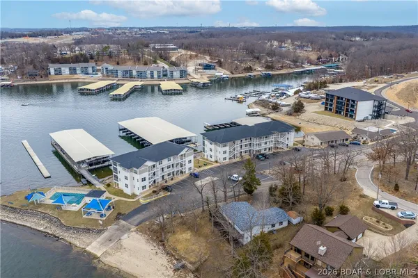 $325,000 | 4935 Robins Circle, Unit 213, Osage Beach, MO 65065