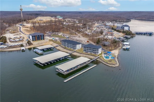 $325,000 | 4935 Robins Circle, Unit 213, Osage Beach, MO 65065