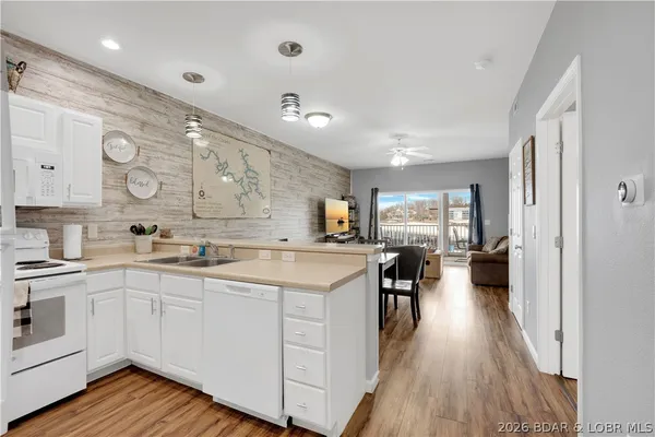 $325,000 | 4935 Robins Circle, Unit 213, Osage Beach, MO 65065