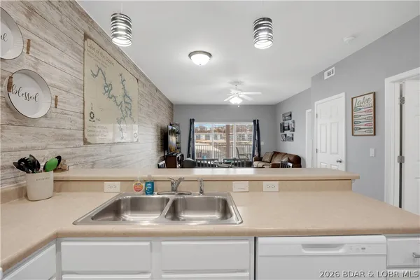 $325,000 | 4935 Robins Circle, Unit 213, Osage Beach, MO 65065
