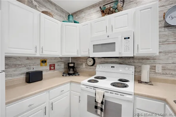 $325,000 | 4935 Robins Circle, Unit 213, Osage Beach, MO 65065