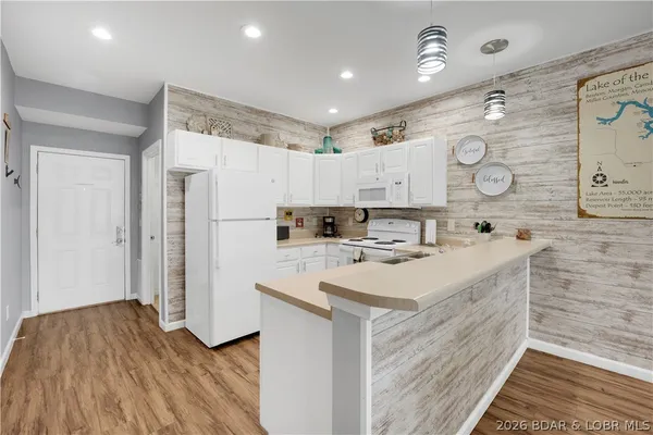 $325,000 | 4935 Robins Circle, Unit 213, Osage Beach, MO 65065