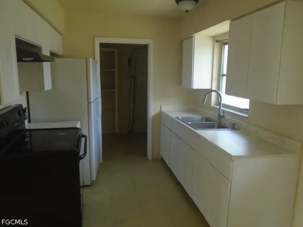 $1,250 | 2625 Linhart Avenue, Fort Myers, FL 33901