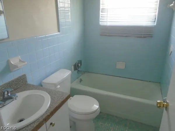 $1,250 | 2625 Linhart Avenue, Fort Myers, FL 33901